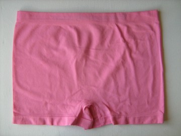 M&B B6027 dames boxer lichtroze – detail van stevige microfiber stof.