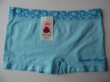 Medium hoge dames boxer Sweet Angel XG2047 lichtblauw met ingeweven logo op linker pijpje – detail