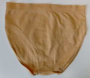 Hoog model dames slip lichtbeige – M&B B6001 met comfortabele pasvorm