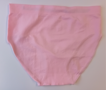 M&B B6001 dames slip roze – detail van zachte microfiber stof
